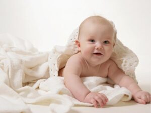 Snug as a Bug: The Perfect Baby Blanket for Your Little One
